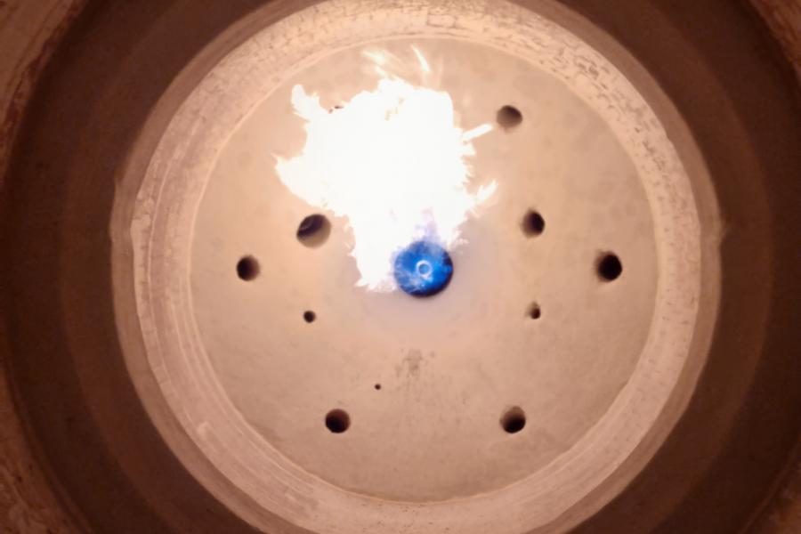 Process burner burning gas